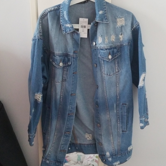 Oversized Distressed Denim Jacket - Picture 3 of 5